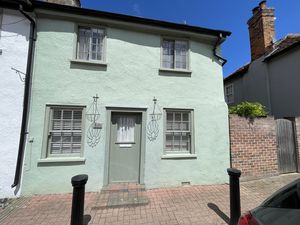 Teddy Bear Cottage- click for photo gallery